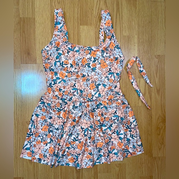 🆕#2~ CUPSHE Women's One Piece Swimsuit Bathing Suit Scoop Neck Swimdress… - Picture 5 of 12